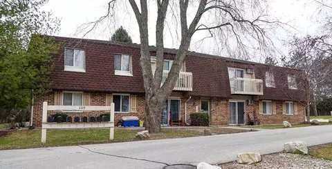 209 Roosevelt Dr, West Bend, WI 53090 photo 15