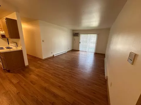 209 Roosevelt Dr, West Bend, WI 53090 photo 5