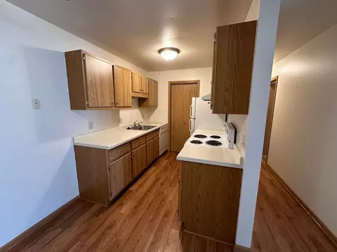 209 Roosevelt Dr, West Bend, WI 53090 photo 6