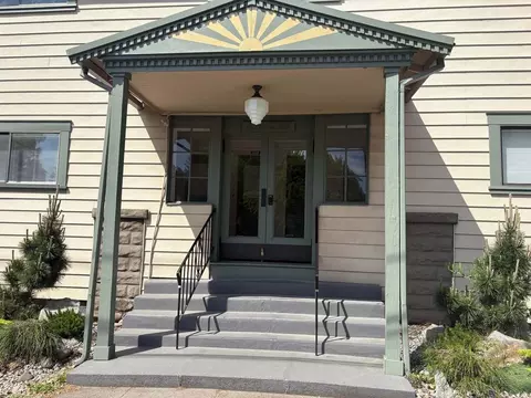 2311 SE Hawthorne Blvd, Portland, OR 97214