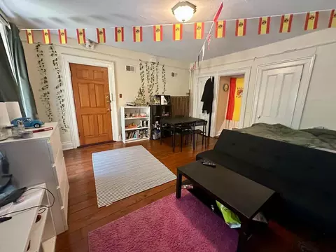 706 E Juneau Ave, Milwaukee, WI 53202