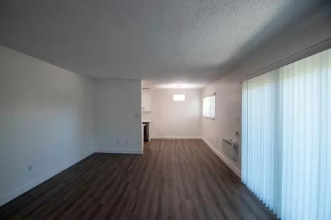 13019 Oxnard St, Los Angeles, CA 91401