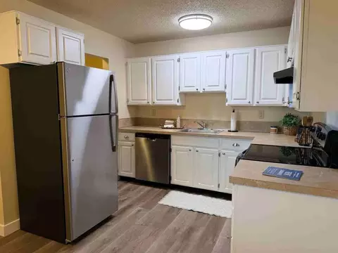 5733 SE King Rd, Milwaukie, OR 97222