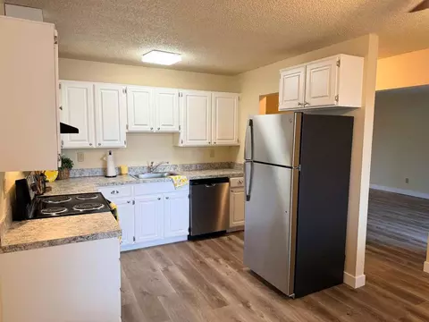 5733 SE King Rd, Milwaukie, OR 97222