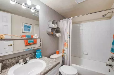 1801 Hampshire Green Ln, Silver Spring, MD 20903 photo 10