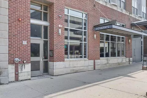 210 S Clinton St, Iowa City, IA 52240
