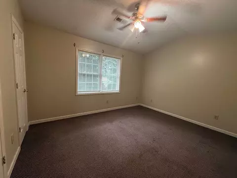 88 Creek Side Dr, Commerce, GA 30529