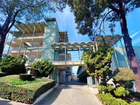 2200 Village Ct, Belmont, CA 94002