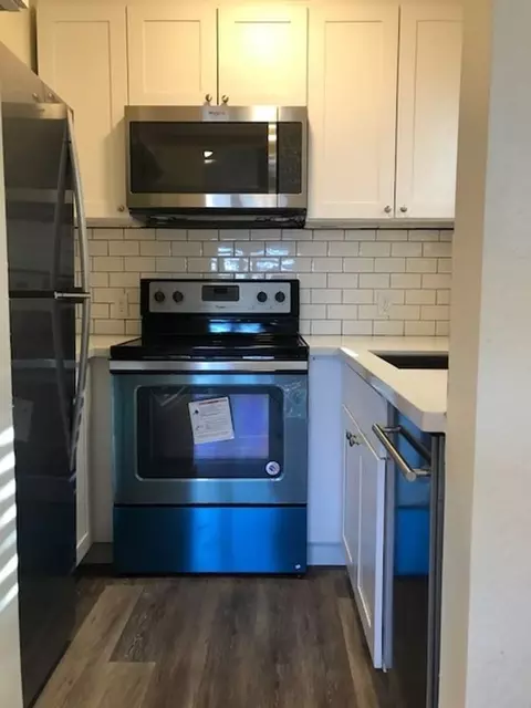 1105 5th Ave N, Seattle, WA 98109