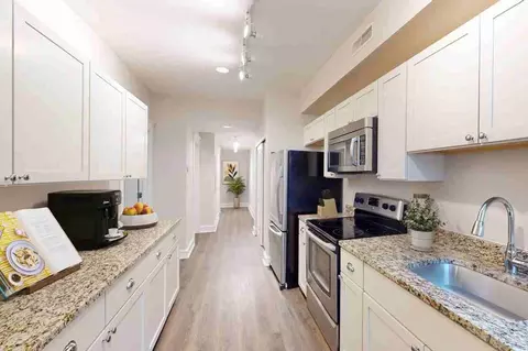 210 Maryland Plz, Saint Louis, MO 63108 photo 7