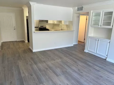 2449 S Barrington Ave, Los Angeles, CA 90064