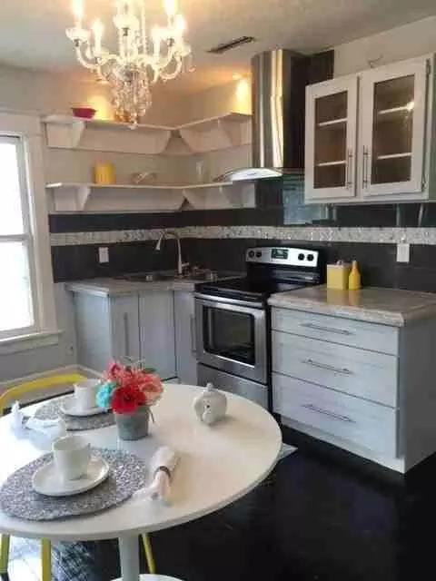 301 E Locust St, Bloomington, IL 61701