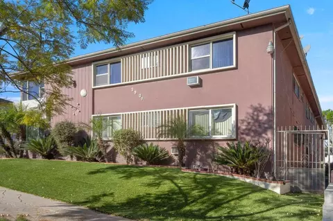 3907 Roxanne Ave, Los Angeles, CA 90008