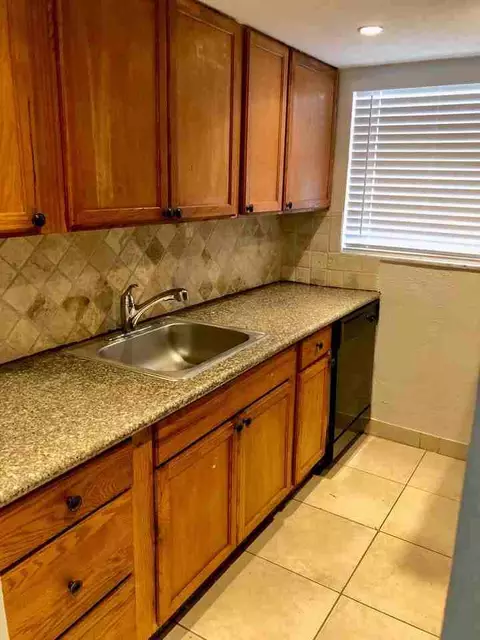 530 NE 20th St, Wilton Manors, FL 33305