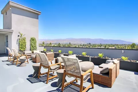5755 Tujunga Ave, Los Angeles, CA 91601