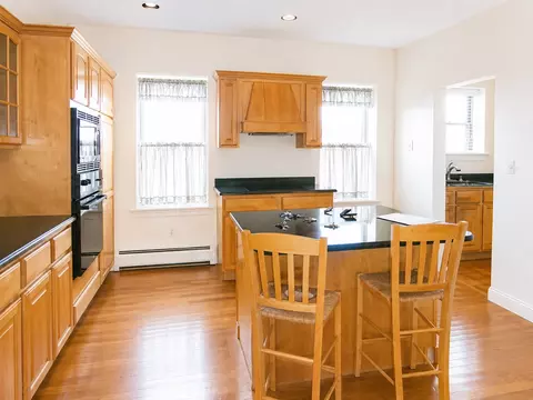 95 Stanton Ave, Revere, MA 02151