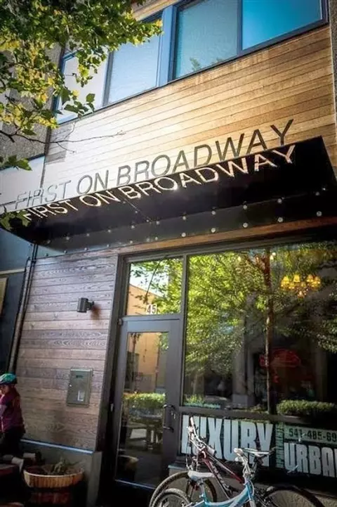 45 W Broadway, Eugene, OR 97401