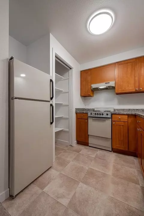 7920 168th Ave NE, Redmond, WA 98052