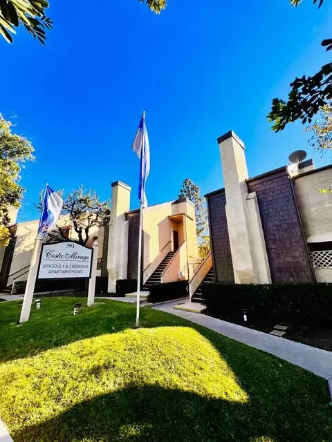 393 Hamilton St, Costa Mesa, CA 92627