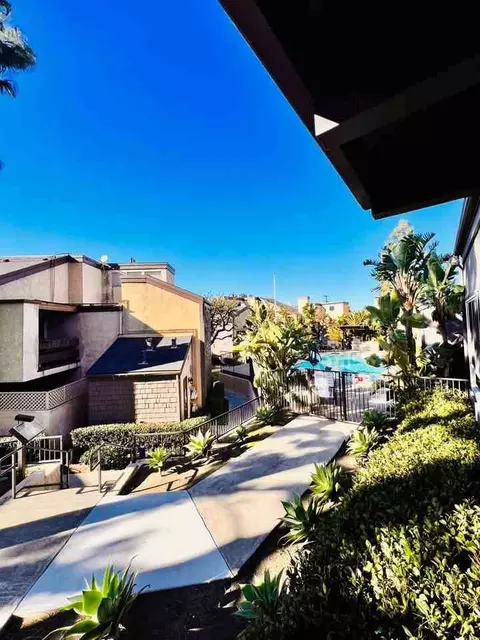 393 Hamilton St, Costa Mesa, CA 92627