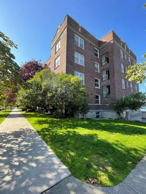 1833 13th Ave, Seattle, WA 98122