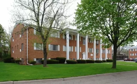 3225 Holiday Dr, Lansing, MI 48912