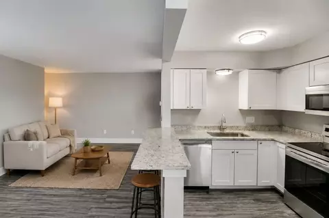 3225 Holiday Dr, Lansing, MI 48912