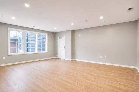 2210 Wisconsin Ave NW, Washington, DC 20007 photo 28
