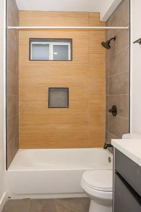 645 N Hobart Blvd, Los Angeles, CA 90004 photo 12