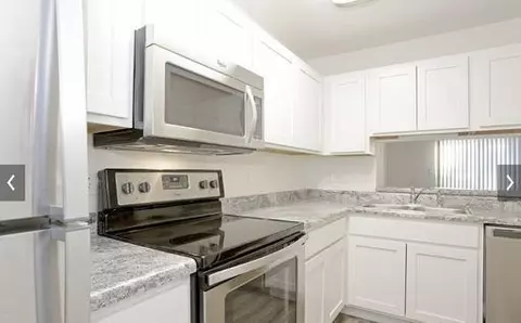 Pomona Dr, Champaign, IL 61822 photo 3