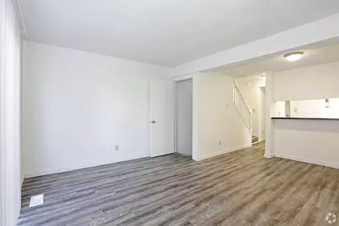Pomona Dr, Champaign, IL 61822 photo 12