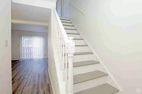 Pomona Dr, Champaign, IL 61822 photo 9