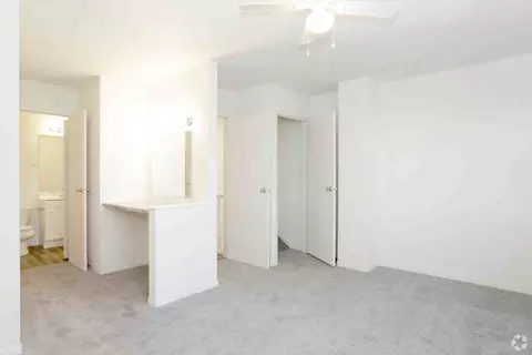 Pomona Dr, Champaign, IL 61822 photo 10