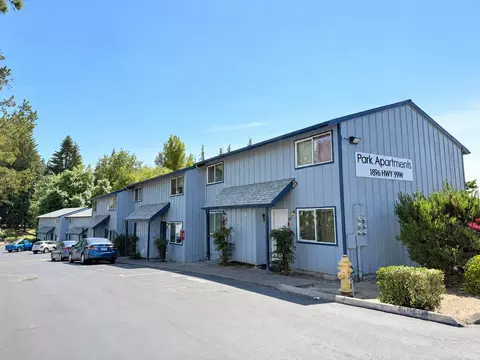 1896 NE Highway 99w, Mcminnville, OR 97128