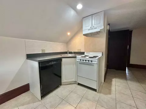233 Independence Ave, Quincy, MA 02169