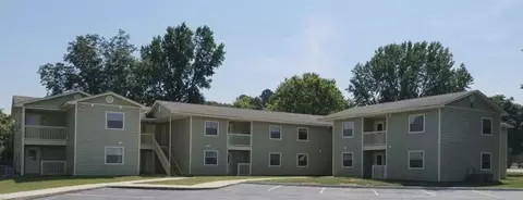 502 Pecan Dr, Bolivar, TN 38008