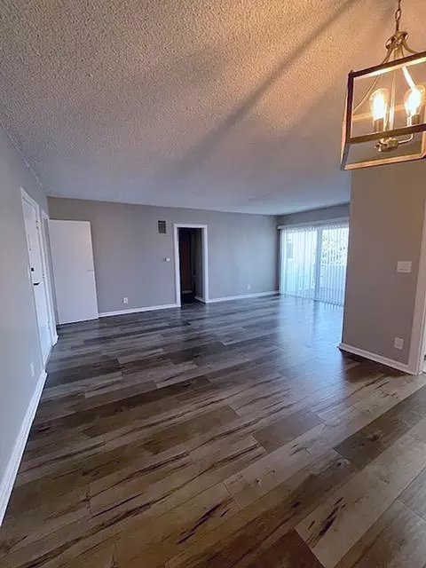 6210 Reseda Blvd, Los Angeles, CA 91335