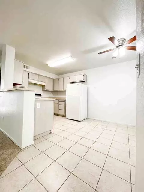 3207 W Shields Ave, Fresno, CA 93722