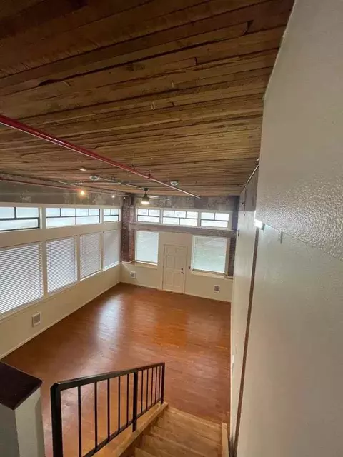 625 NW Everett St, Portland, OR 97209
