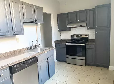 2705 Hampshire Rd, Cleveland Heights, OH 44106