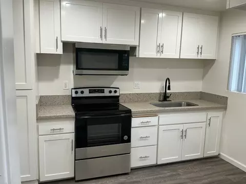 17200 Mcfadden Ave, Tustin, CA 92780
