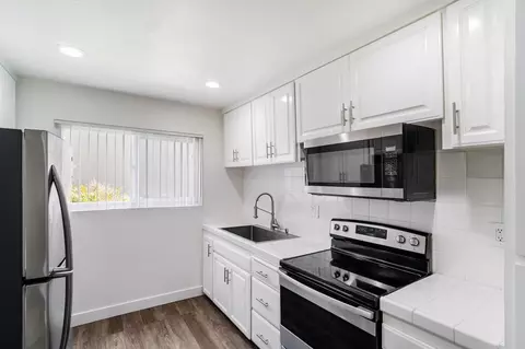 17200 Mcfadden Ave, Tustin, CA 92780