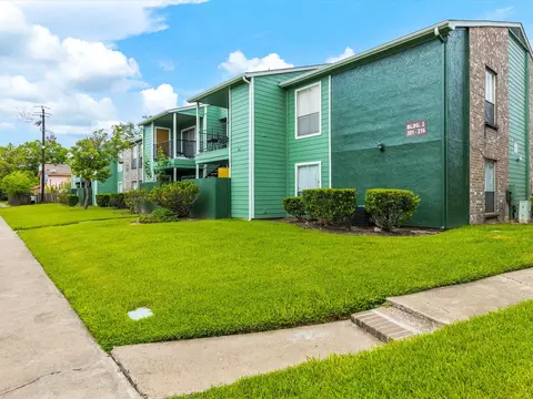 7700 W Airport Blvd, Houston, TX 77071 photo 2