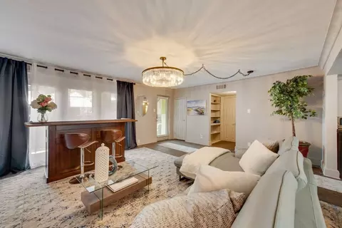 6011 Gaston Ave, Dallas, TX 75214