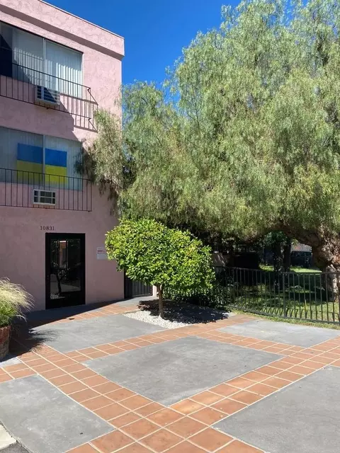 10831 Fruitland Dr, Los Angeles, CA 91604