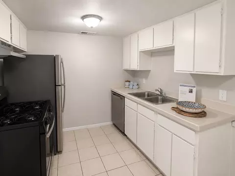 2434 Louise St, Denton, TX 76201