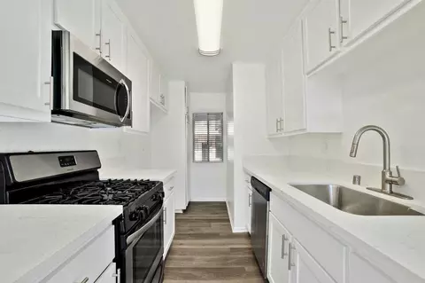 18541 Vincennes St, Los Angeles, CA 91324
