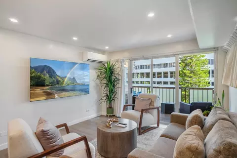2464 Prince Edward St, Honolulu, HI 96815