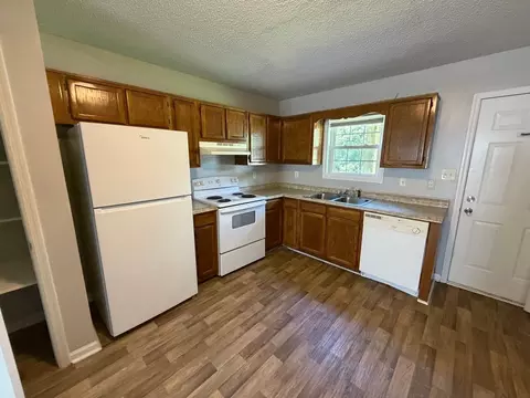 553 Corbin St, Jacksonville, NC 28546