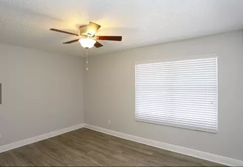 2101 W Anderson Ln, Austin, TX 78757 photo 2